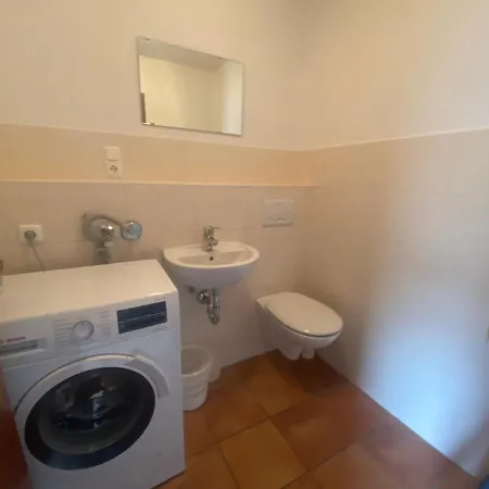 7015 - Lange Wiese 8 201 *